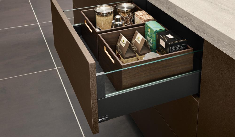 pronorm-protech-x-glasscase-vc-buffalo-mocha-ev-nussbaum-mondial-protech-x-glasscase-anthrazit