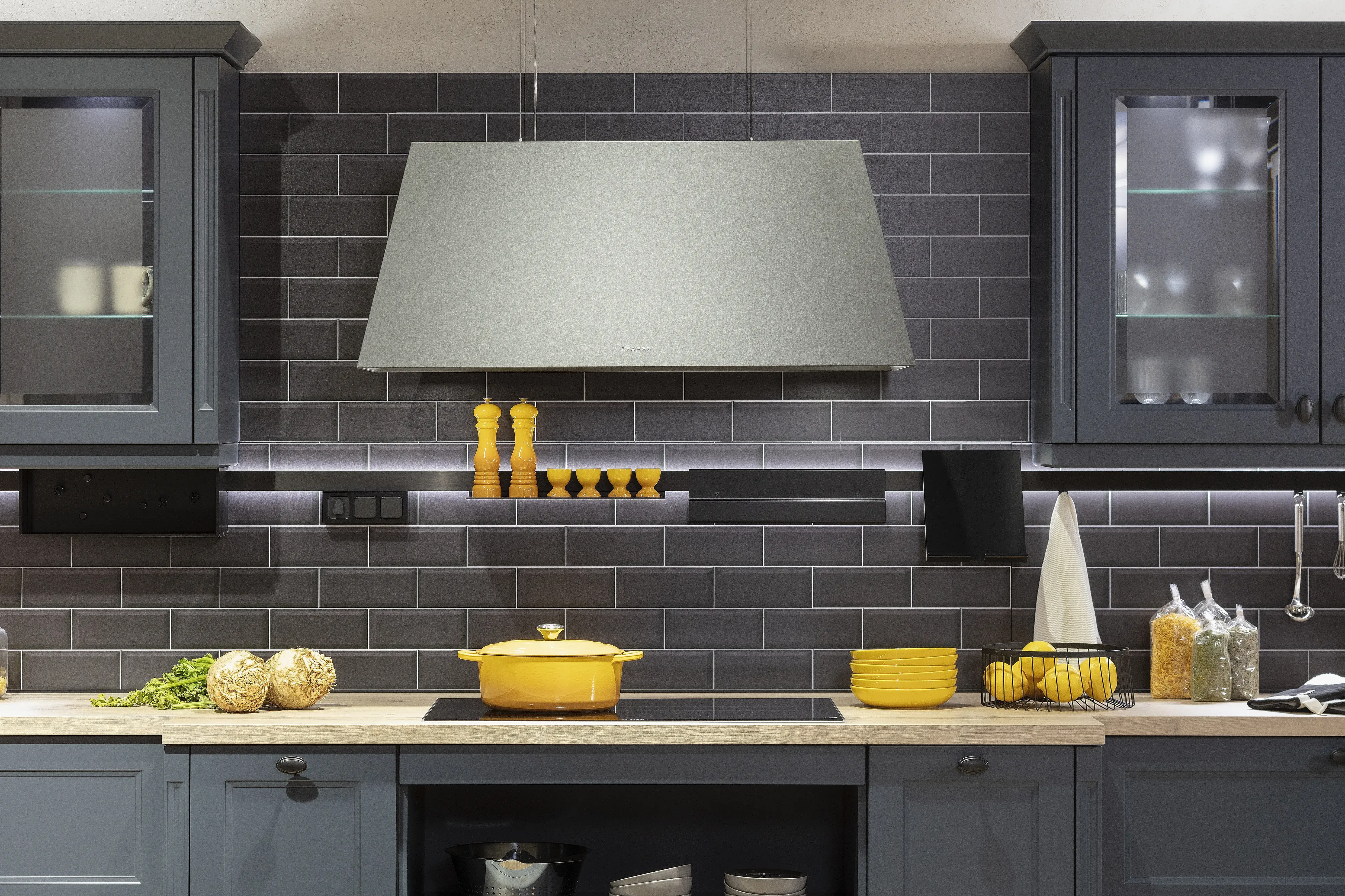 2023 Nobilia Landhaus Dunstabzugshaube und Kochfeld